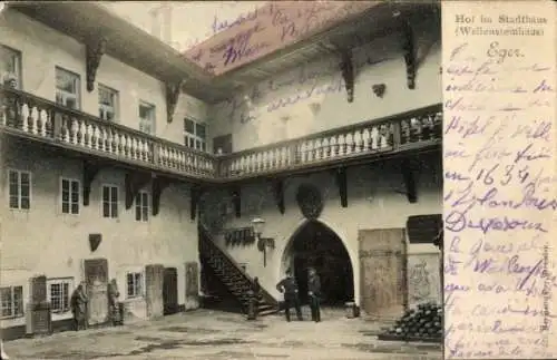 Ak Cheb Eger Region Karlsbad, Hof, Stadthaus, Wallensteinhaus, Soldaten