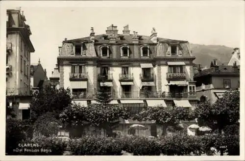 Ak Clarens Montreux Kanton Waadt, Hotel Pension Regis,  Architektur, Bäume, Gartenmöbel