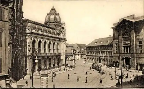Ak Praha Prag Tschechien, Historische Architektur, Platz mit Straßenbahn, Menschen, Landmarken