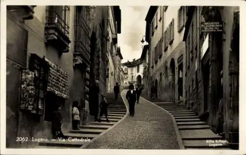 Ak Lugano Kt. Tessin Schweiz, Via Cattedrale,Bergweg,Treppen,Ansichtskartenladen