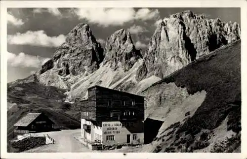 Ak Passo Sella Sellajoch Südtirol Trentino, Berglandschaft, Rifugio Maria Flora,  Sassolungo