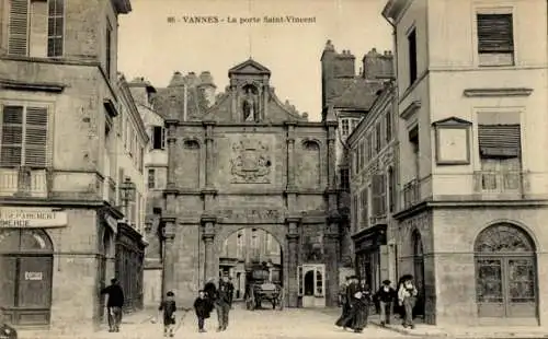 Ak Vannes Morbihan, Architektonische Strukturen,  Stadt, La porte Saint-Vincent, Schwarz-Weiß-Fot