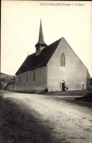 Ak Villevallier Yonne, Kirche, ländliche Umgebung, klarer Himmel
