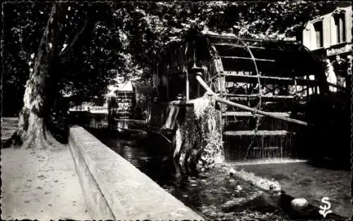 Ak L'Isle sur Sorgue Vaucluse, L'Allee de Villevieille et ses roues a aube, Wasserrad