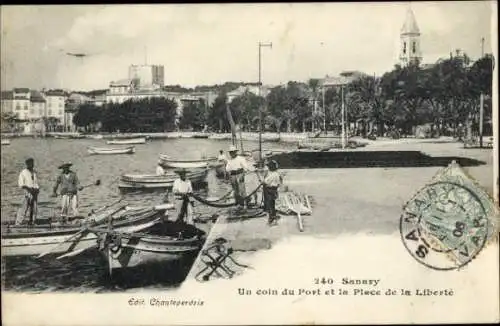 Ak Sanary sur Mer Var, Hafenansicht, Fischerboote, Platz der Freiheit, Palmen, Gebäude, Turm