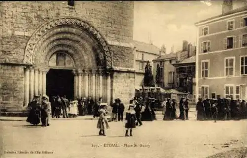 Ak Épinal Lothringen Vosges, Historische Aufnahme, Platz St-Goëry, Menschen auf der Straße, alte 