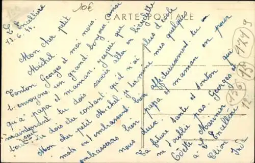 Ak Clion Indre, Platz vor der Kirche, Häuserzeile, Café,  Architektur