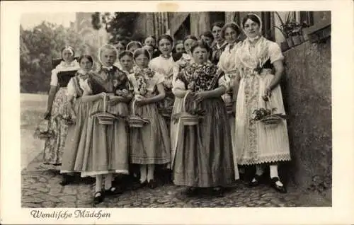Ak Wendische Mädchen in Trachten
