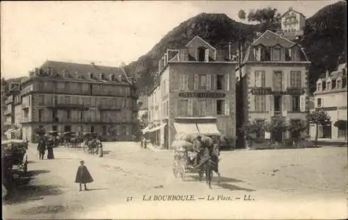 Ak La Bourboule Puy-de-Dôme, Stadtansicht, La Place, Hotels, Pferdewagen, Kind
