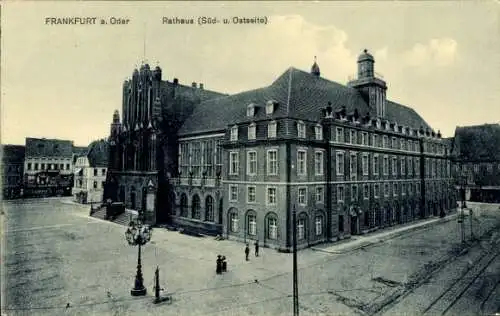 Ak Frankfurt an der Oder, Rathaus, Süd- und Ostseite,  Architektur, Stadtansicht