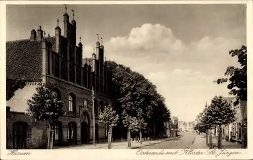 Ak Husum in Nordfriesland, Osberende mit Kloster Dr. Jirgen, alte Gebäude, ruhige Straße, Bäume