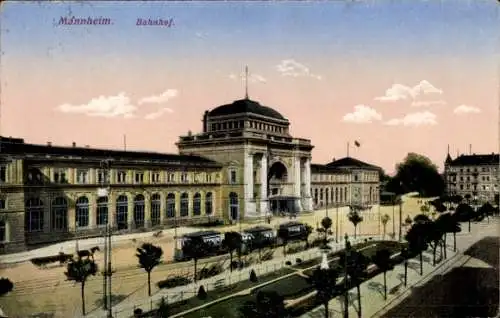 Ak Mannheim in Baden, Mannheim Bahnhof,  Architektur, Straßenbahn, blauer Himmel, Bäume