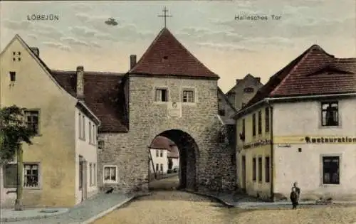 Ak Löbejün im Saalekreis, Hallesches Tor, Restauration