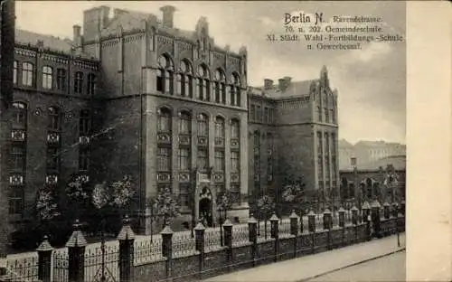 Ak Berlin Wedding Gesundbrunnen, Ravenéstraße, 70. und 202. Gemeindeschule, Wahl-Fortbildungsschule