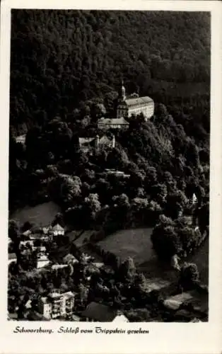 Ak Schwarzburg in Thüringen, Schweizerhaus, Schloss auf dem Berg, umgeben von Wäldern und Dörfern