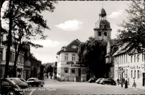 Ak Königslutter an der Elm, Partie am Markt, Hotel, Automobile, Glockenturm