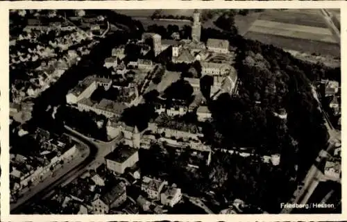Ak Friedberg in Hessen, Luftaufnahme von  Hessen, Sehenswürdigkeiten, Stadtansicht