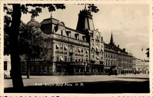 Ak Wels in Oberösterreich, Partie am Kaiser Josef Platz mit Blick auf das Hotel Greif