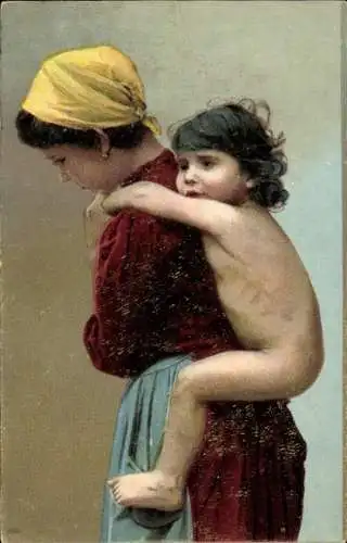Ak Mutter mit nacktem Kind auf dem Rücken