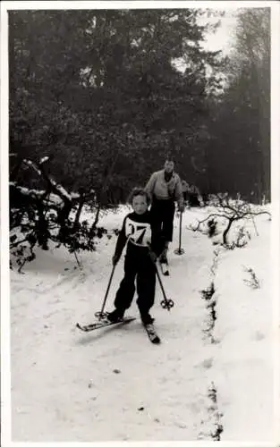 Foto Ak Skitour durch den Wald