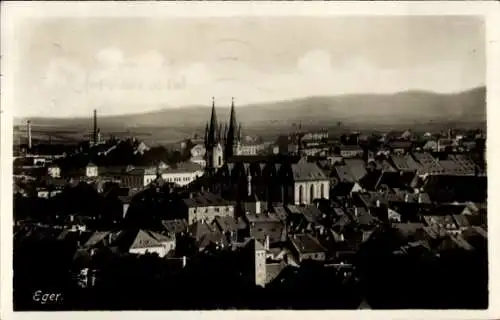 Ak Cheb Eger Reg. Karlsbad, Blick auf die Stadt mit Kirche