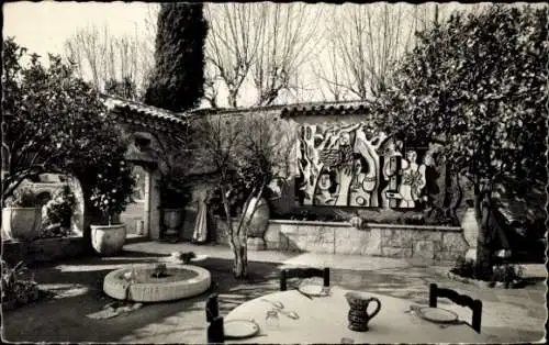 Ak Saint Paul du Var Alpes Maritimes, La Colombe d'Or, Fresque concue par F. Leger