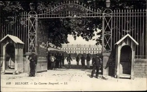 Ak Belfort Beffert Beffort Territoire de Belfort, Caserne Bougenel, Tor, Soldaten, Kutsche, Gebäu