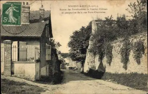Ak Nogent le Roi Eure et Loir, Ruines de Fortifications de l'ancien Chateau, Rue Porte Chartraine