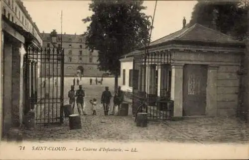 CPA Saint-Cloud Hauts-de-Seine, La Caserne d'Infanterie