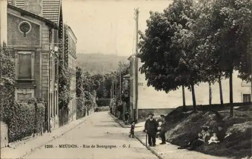 Ak Meudon Hauts de Seine, Straße, Bäume, Häuser, Menschen, 
