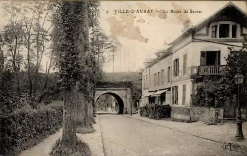 Ak Ville d'Avray Hauts  de Seine, La Route de Sevres