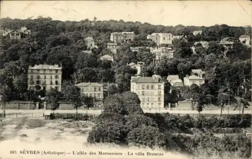 Ak Adilly Deux Sèvres, Landschaft mit Häusern, Villa Brancas, Allee der Maronniers