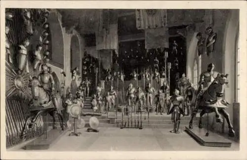Ak Lutherstadt Eisenach in Thüringen, Wartburg, Rüstkammer, Rüstungen, Waffen,  Rüstung, mittelal