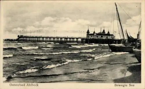 Ak Ostseebad Ahlbeck auf Usedom, bewegte See, Seebrücke