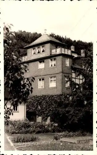 Ak Sitzendorf in Thüringen, Haus Kirsten, dreigeschossiges Gebäude, Garten, umgeben von Bäumen
