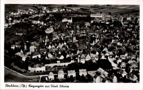 Ak Forchheim in Oberfranken Bayern, Luftaufnahme von Forchheim, Eingang zur Frank. Schweiz
