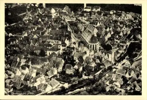 Ak Dinkelsbühl in Mittelfranken, Luftaufnahme von   Architektur, viele Dächer