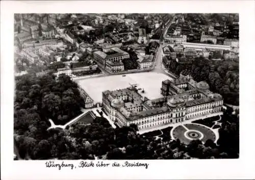 Ak Würzburg am Main Unterfranken, Luftaufnahme, Residenz, Garten, Stadtansicht,  Architektur