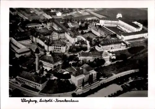 Ak Würzburg am Main Unterfranken, Luftaufnahme vom Luitpold-Krankenhaus,  Architektur