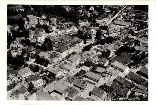 Ak Bad Wörishofen im Unterallgäu, Luftaufnahme von  Gebäude und Straßenansicht