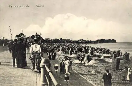 Ak Ostseebad Travemünde Lübeck, Südstrand, Menschenmenge, Gebäude, Sandburgen, Küste, Wolken, 190