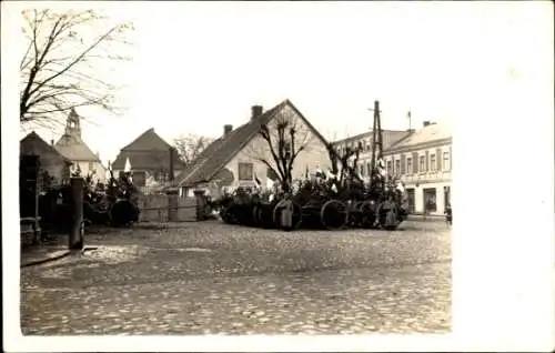 Foto Ak Vitz Kurland Lettland, Feld-Art. Batterie 871 vor dem Auszug, März 1916, 1. WK