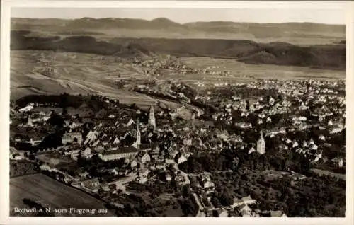 Ak Rottweil am Neckar, Luftaufnahme von  Stadtansicht, Berge im Hintergrund