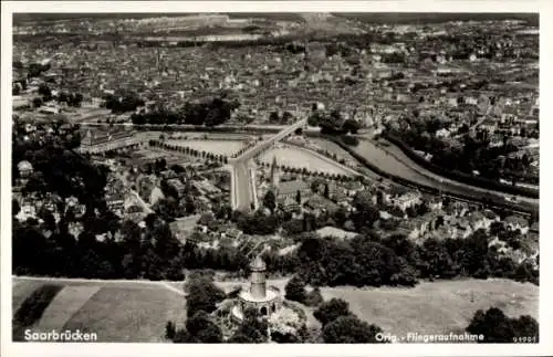 Ak Saarbrücken im Saarland, Luftaufnahme,  Stadtansicht, Fluss, Stadtplanung