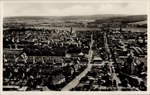 Ak Völklingen im Saarland, Luftaufnahme von  Saar, Häuser, Stadtansicht, Straßen