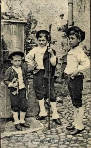 Ak Pyrenäen, Jungen in Tracht