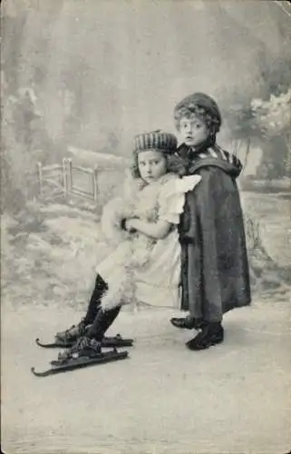 Ak kleine Kinder auf Schlittschuhen