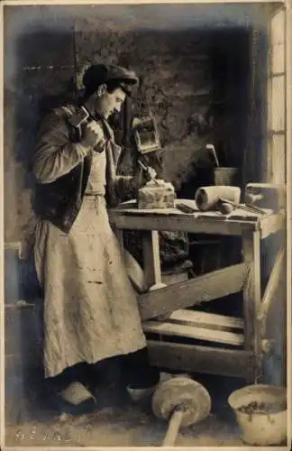 Ak Steinmetz bei der Arbeit