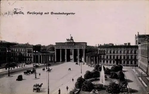 Ak Berlin Mitte, Brandenburger Tor, Pariser Platz,