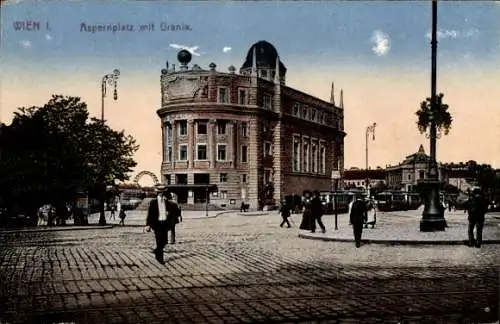 Ak Wien 2 Leopoldstadt Österreich, Aspernplatz, Urania, s Gebäude, Stadtansicht, Menschen